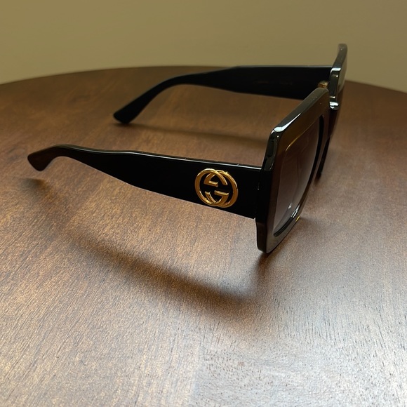 Gucci Square Oversized Sunglasses - Picture 6 of 9